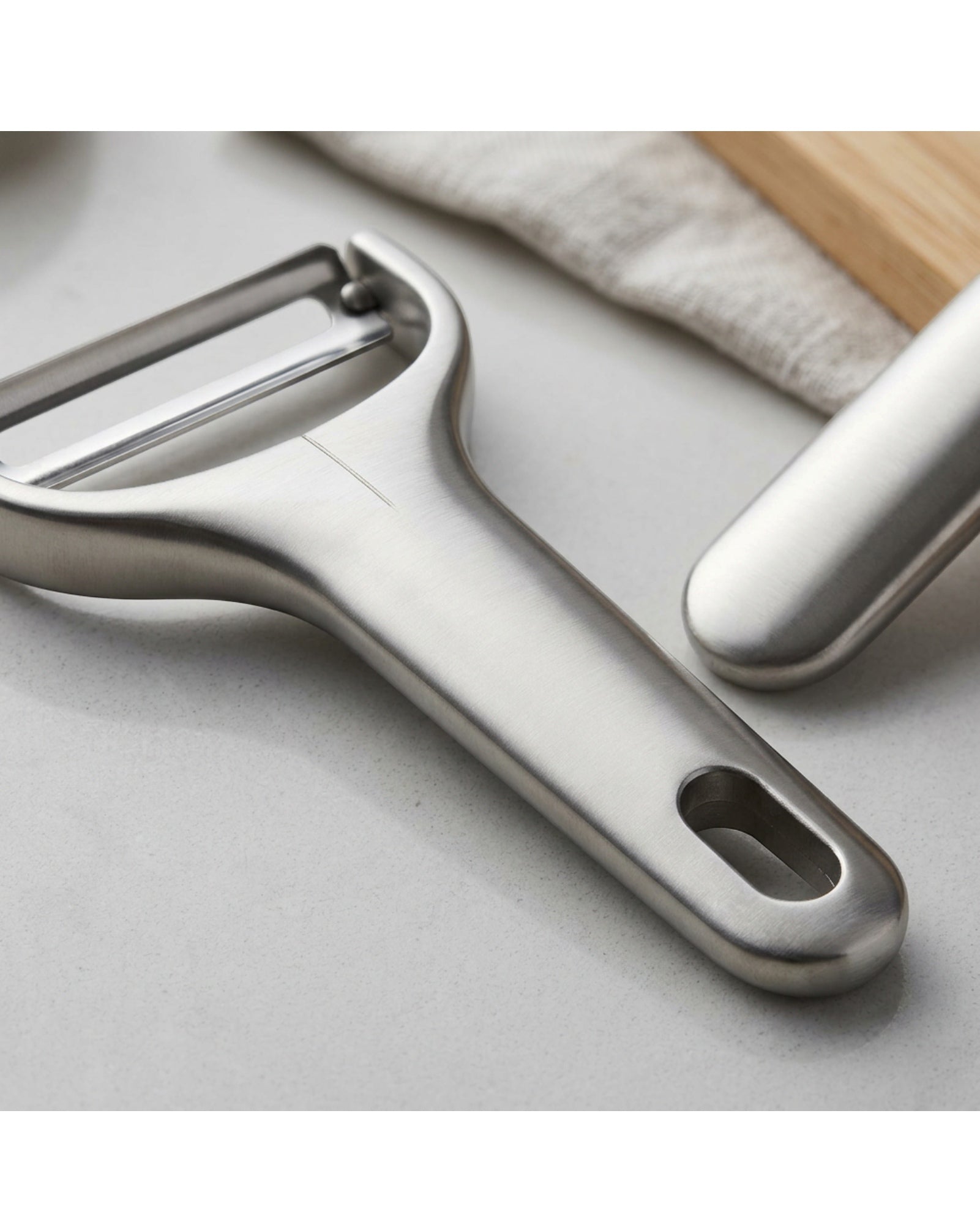 OLONO Slim Stainless Vegetable Peeler Satin 6.5 in