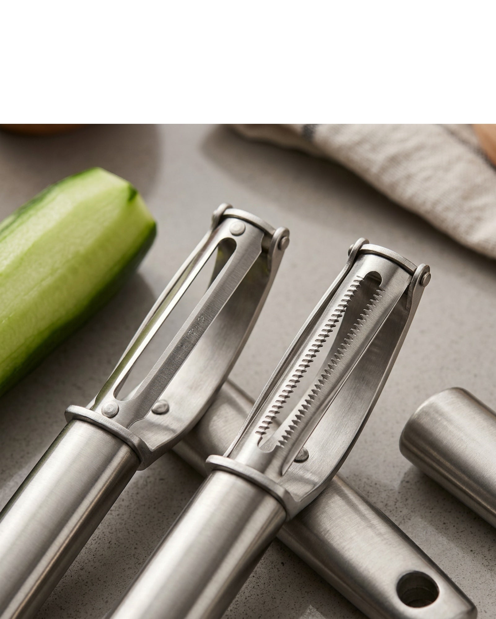 OLONO Stainless Peeler Set Brushed 2 Piece With Hanging Holes